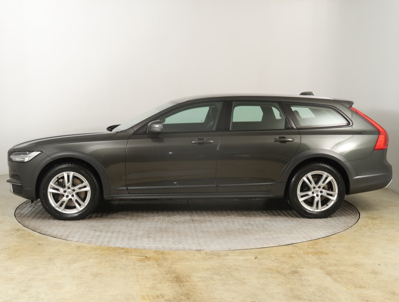 Volvo V90 Cross Country, 2018