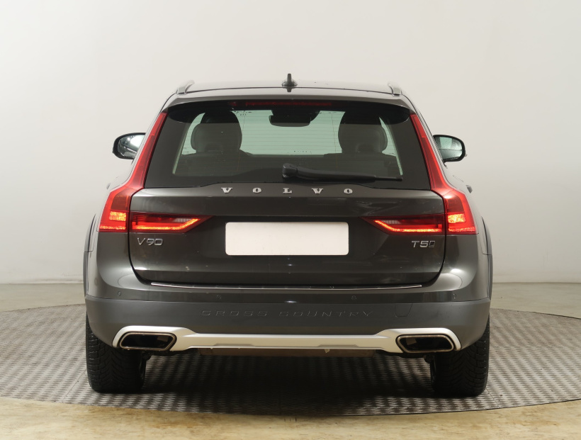 Volvo V90 Cross Country, 2018