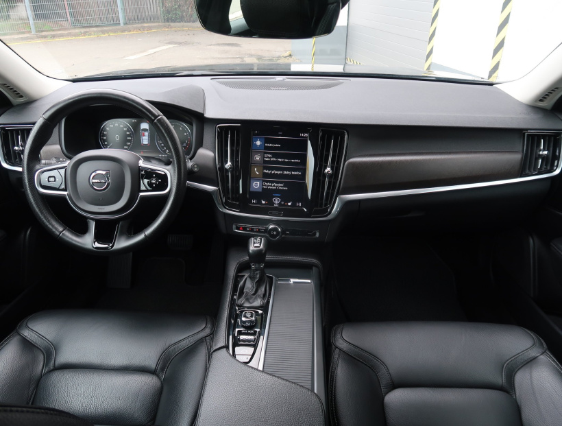 Volvo V90 Cross Country, 2018