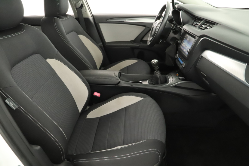 Toyota Avensis, 2015