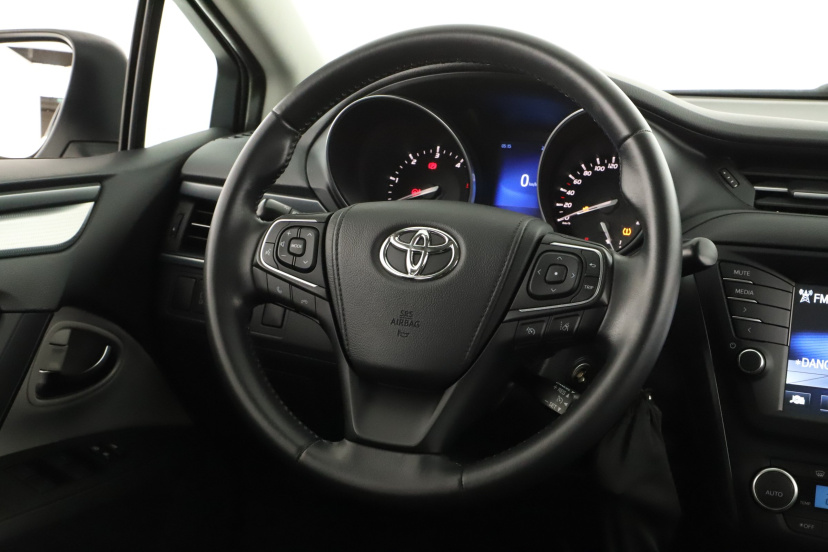 Toyota Avensis, 2015