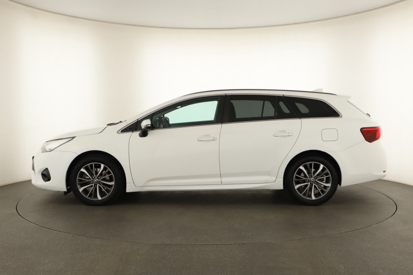 Toyota Avensis, 2015