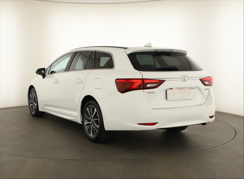Toyota Avensis, 2015