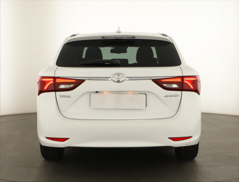Toyota Avensis, 2015