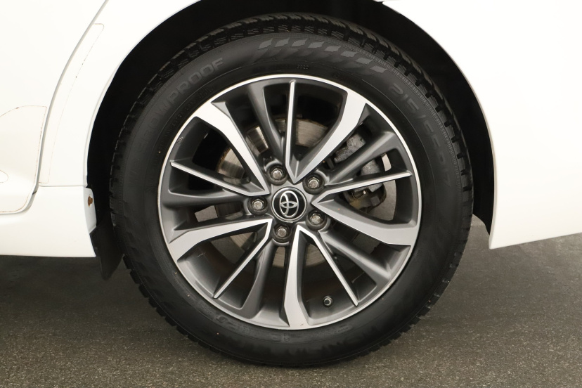 Toyota Avensis, 2015