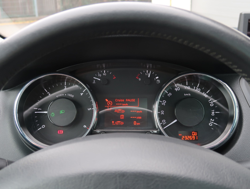 Peugeot 5008, 2011