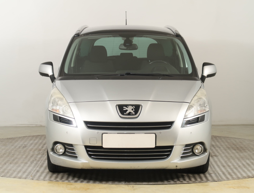 Peugeot 5008, 2011