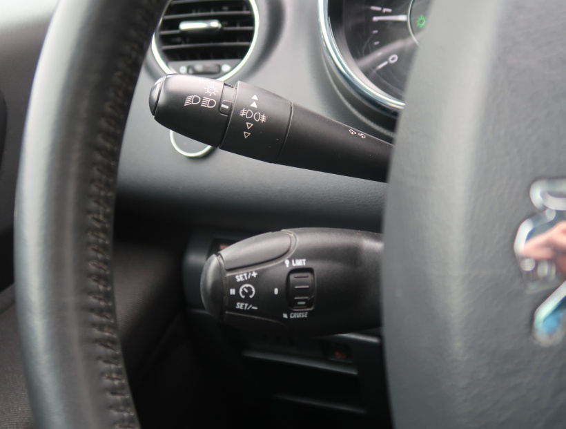 Peugeot 5008, 2011