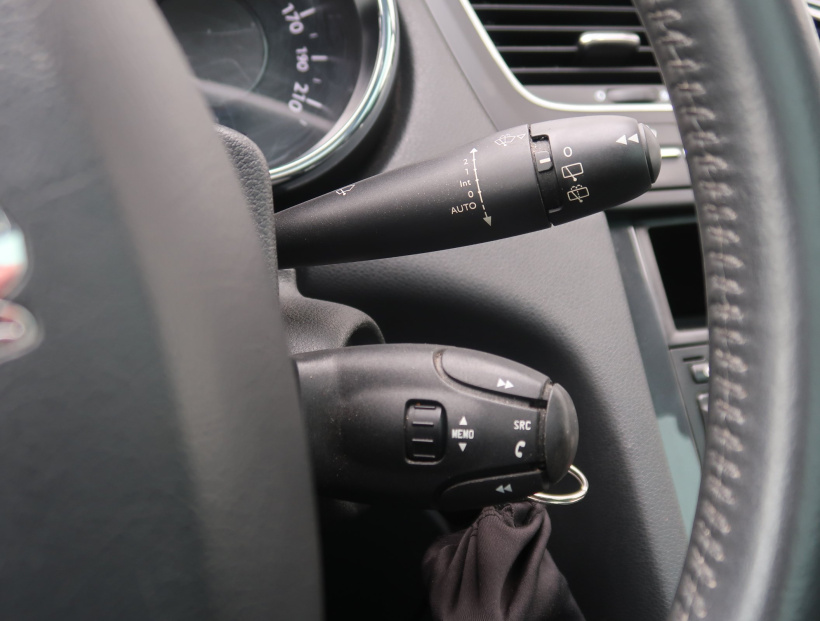 Peugeot 5008, 2011