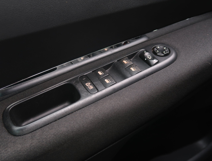Peugeot 5008, 2011