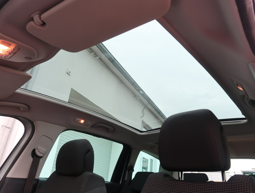 Peugeot 5008, 2011