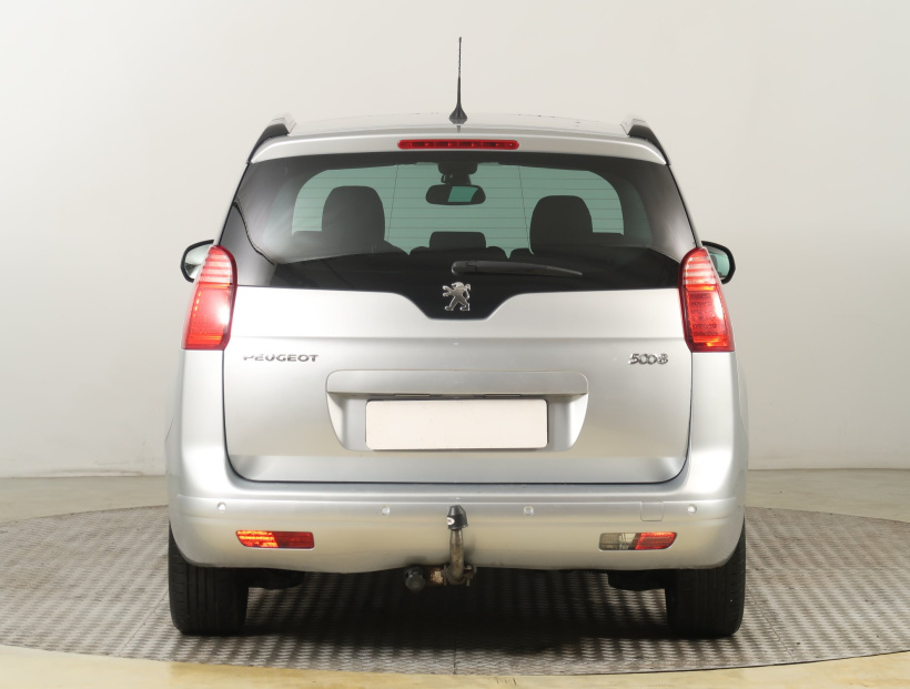 Peugeot 5008, 2011