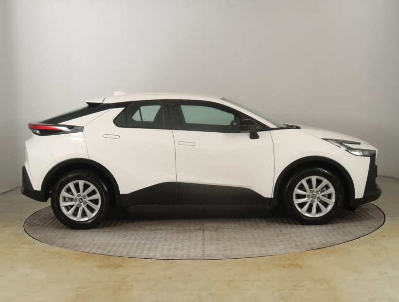 Toyota C-HR, 2025