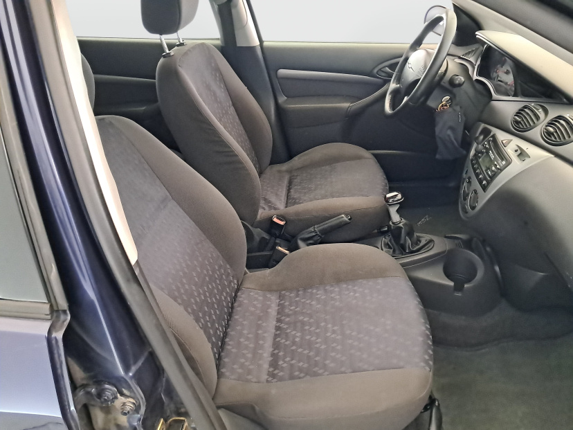 Ford Focus, 2001