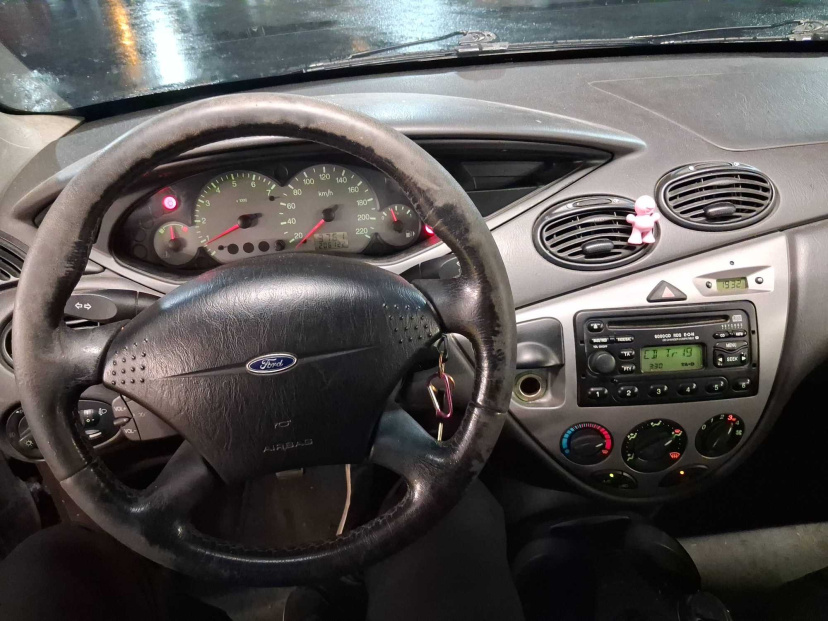 Ford Focus, 2001