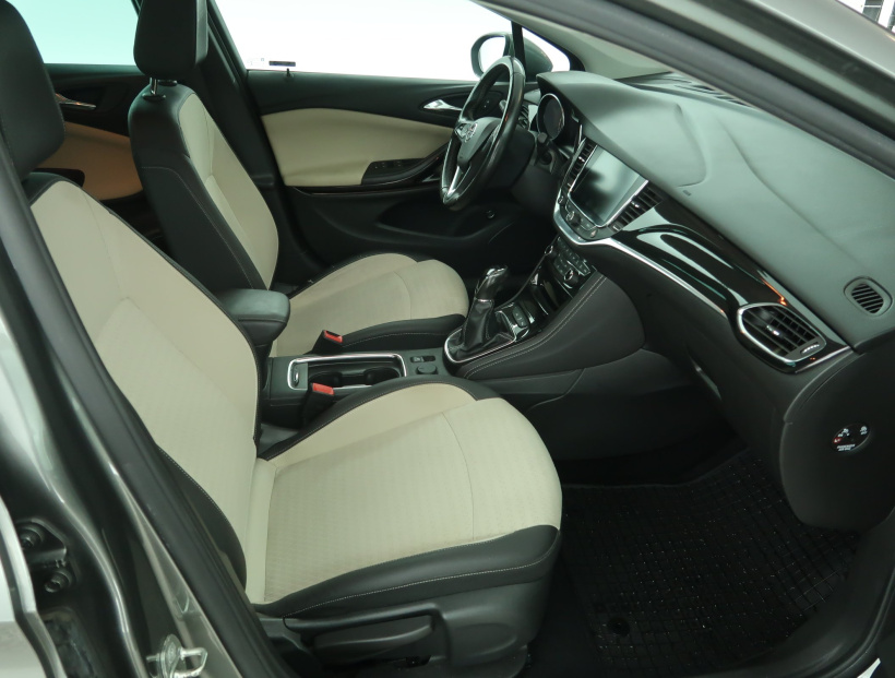 Opel Astra, 2018