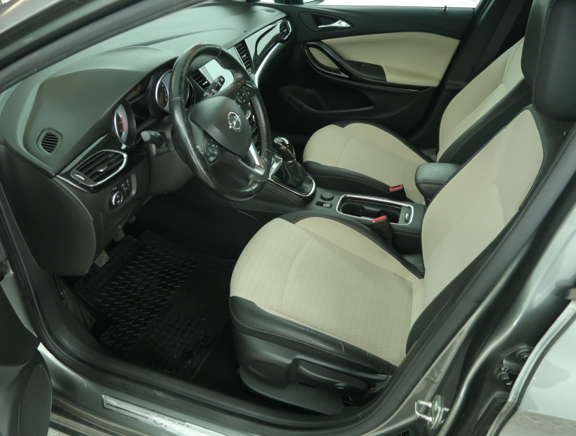Opel Astra, 2018