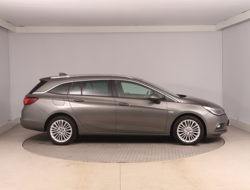 Opel Astra, 2018