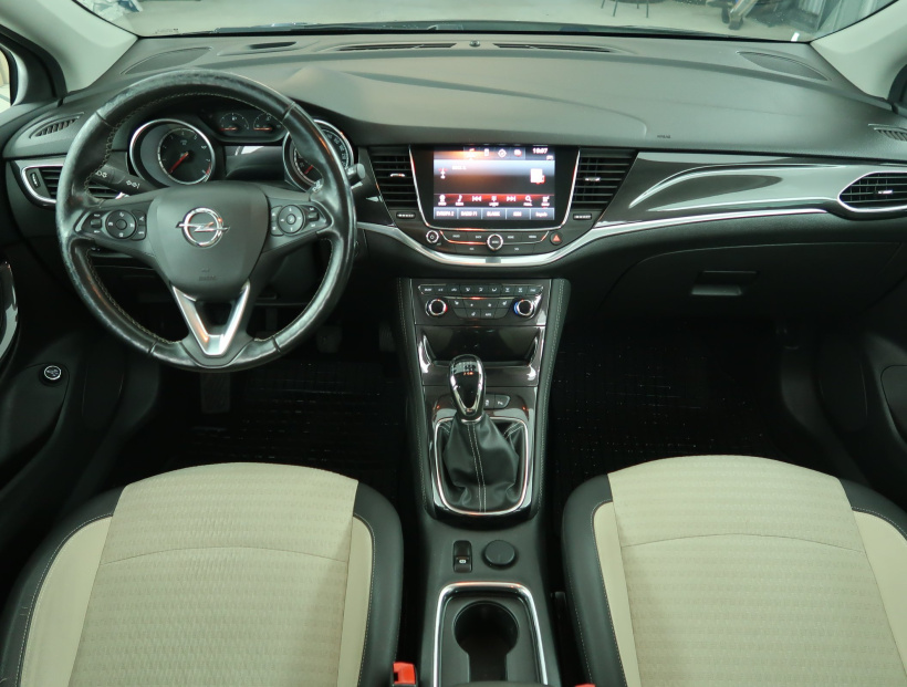 Opel Astra, 2018