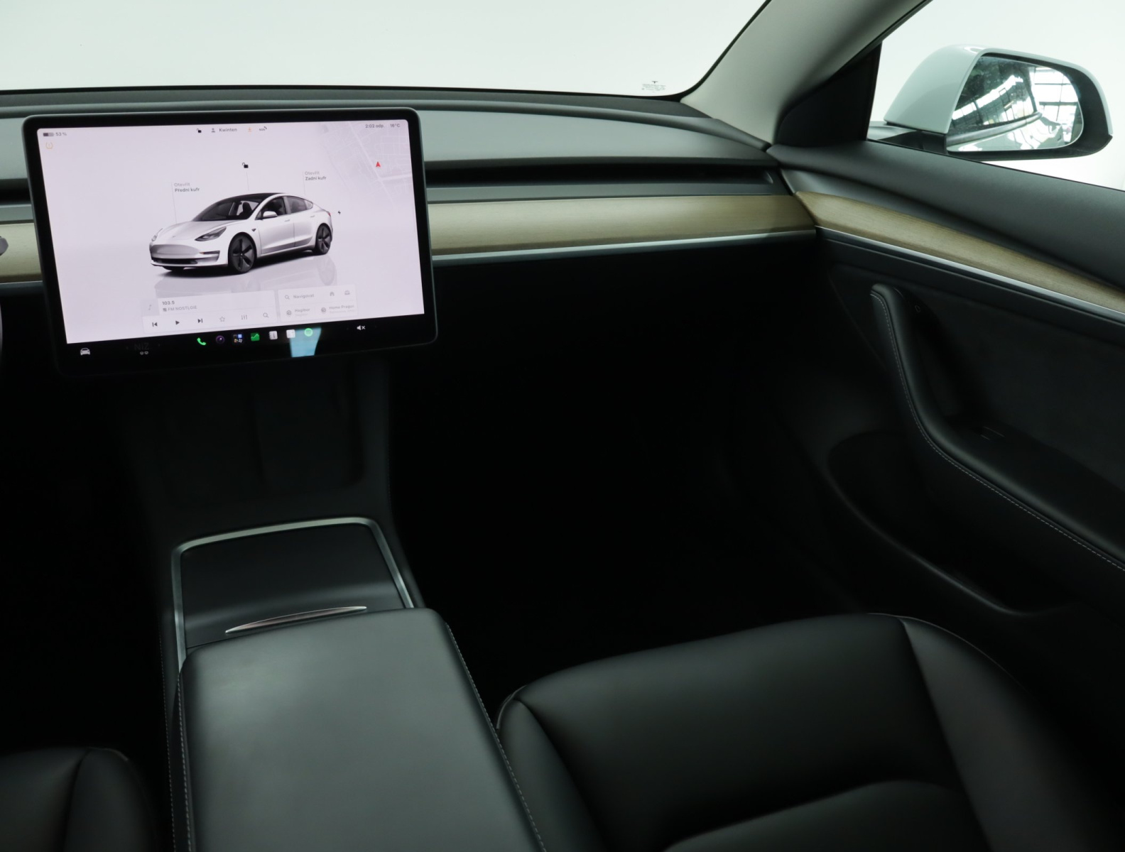Tesla Model 3 Standard Range Plus – fotografie 11