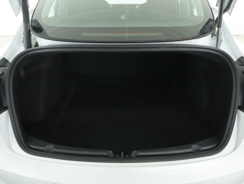 Tesla Model 3, 2022