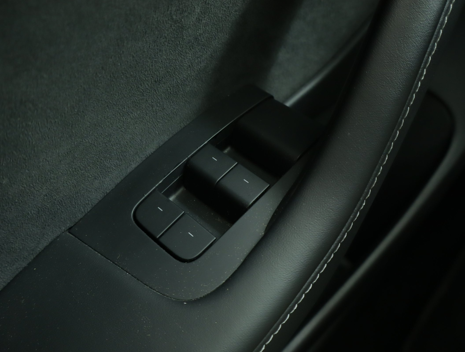 Tesla Model 3 Standard Range Plus – fotografie 24