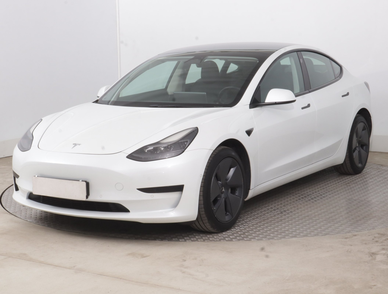Tesla Model 3 Standard Range LFP, 2022 3