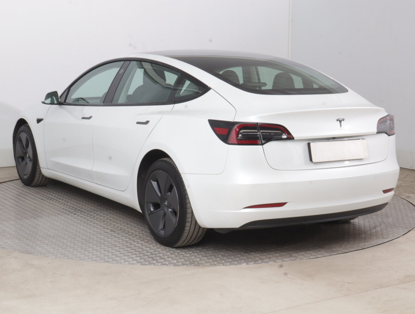 Tesla Model 3, 2022