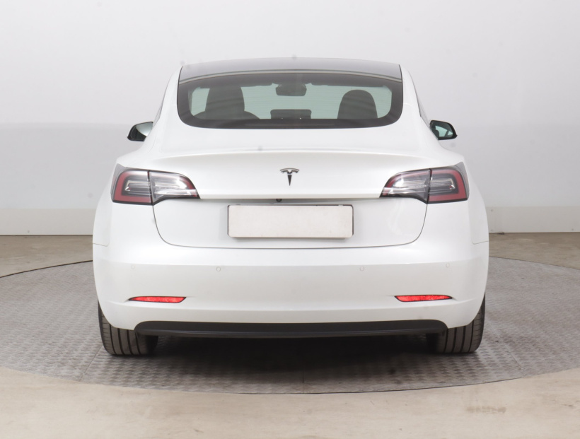Tesla Model 3, 2022