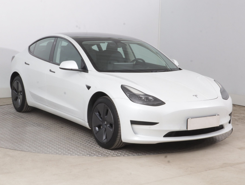 Tesla Model 3, 2022