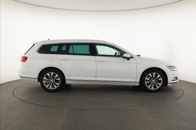 Volkswagen Passat, 2019