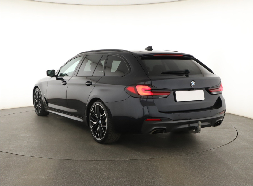 BMW 5, 2022