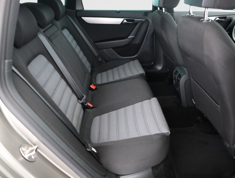 Volkswagen Passat, 2014