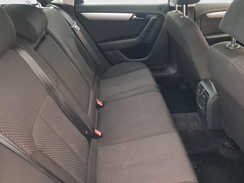 Volkswagen Passat, 2011