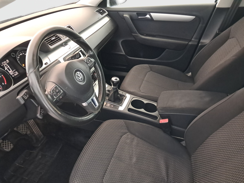 Volkswagen Passat, 2011