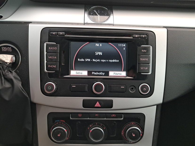 Volkswagen Passat, 2011