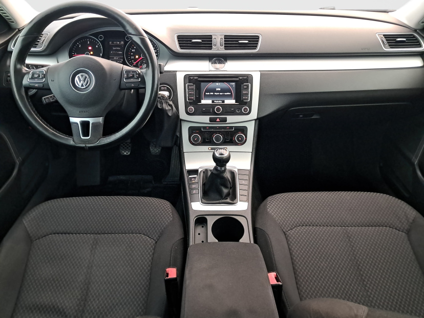 Volkswagen Passat, 2011