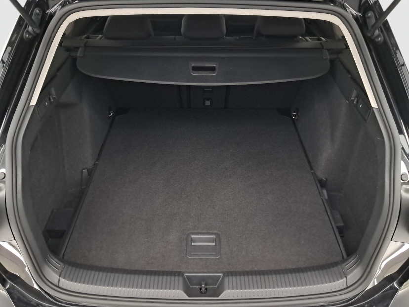 Volkswagen Golf, 2023