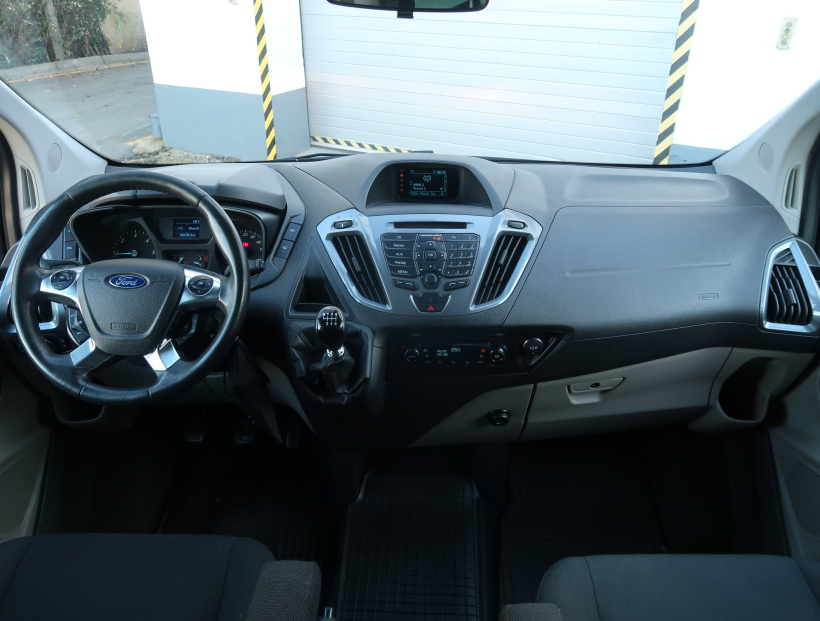 Ford Tourneo Custom, 2015