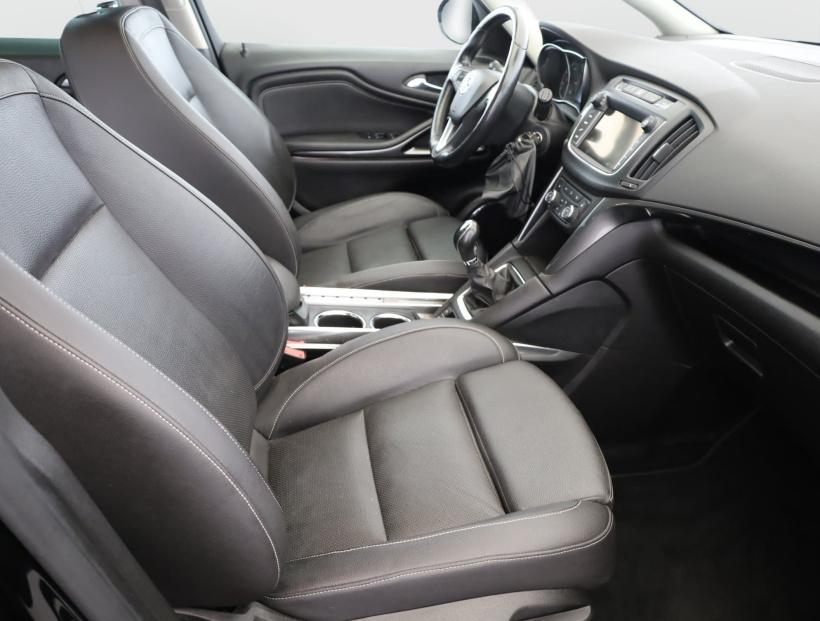 Opel Zafira Tourer, 2017