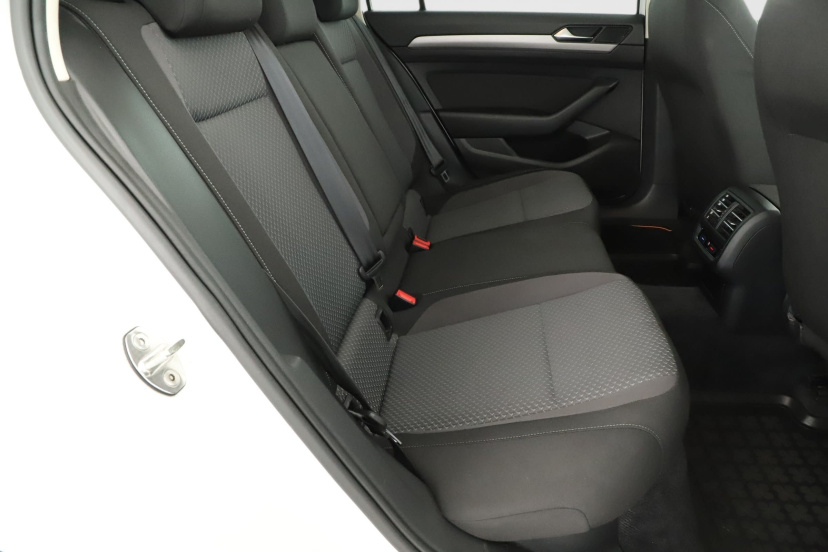 Volkswagen Passat, 2015