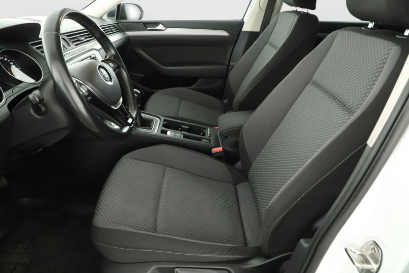 Volkswagen Passat, 2015