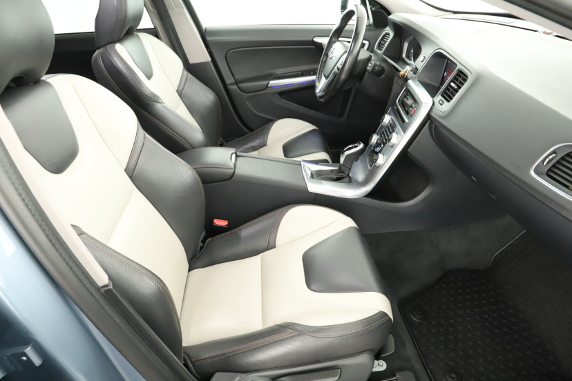 Volvo V60 Cross Country, 2017