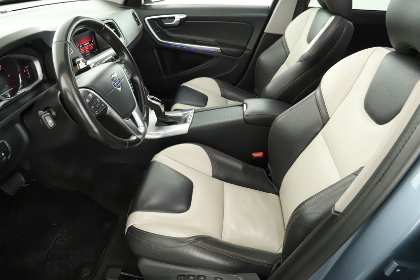 Volvo V60 Cross Country, 2017