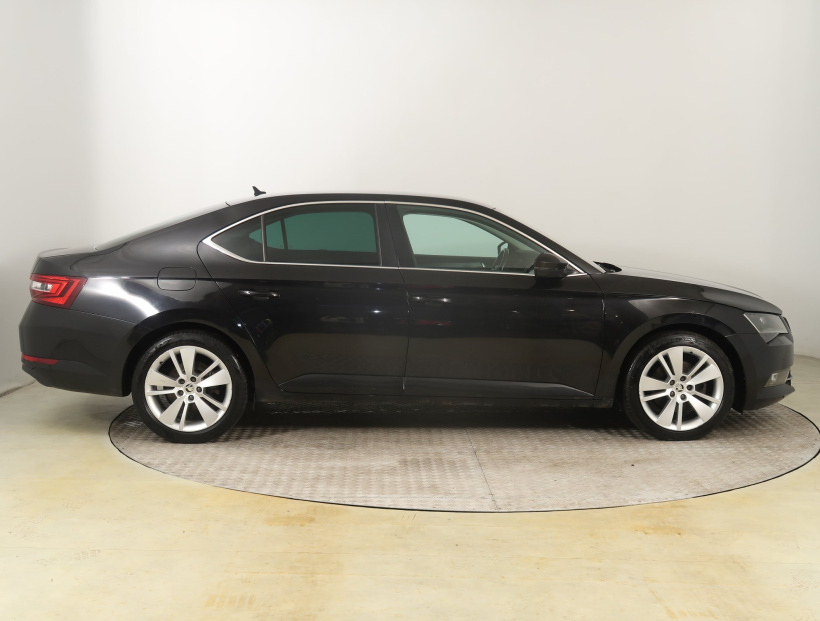 Škoda Superb, 2016