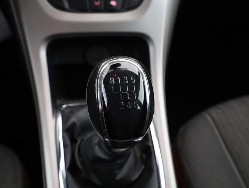 Opel Astra, 2012