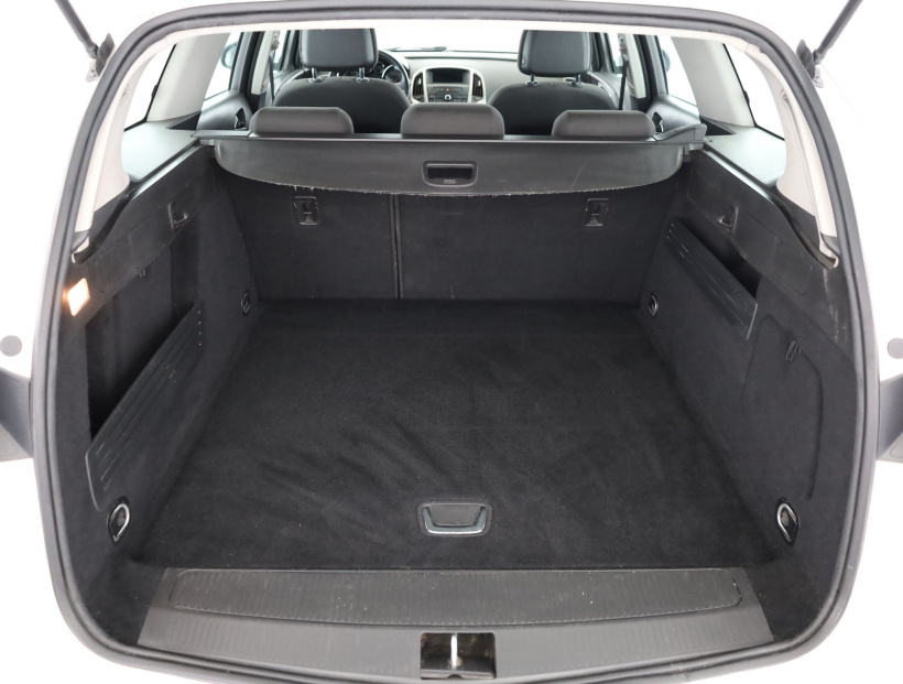 Opel Astra, 2012