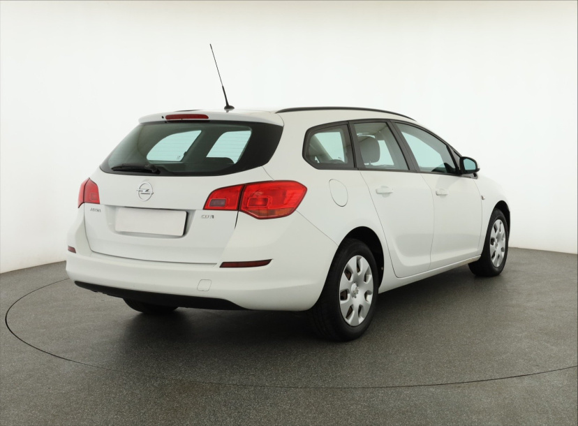 Opel Astra, 2012