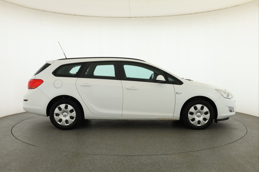 Opel Astra, 2012