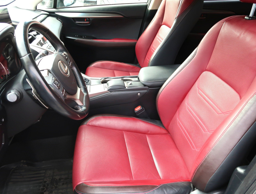 Lexus NX, 2018